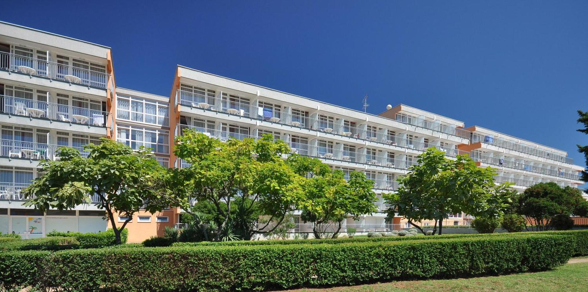 Arena Hotel Holiday 메덜린 외부 사진
